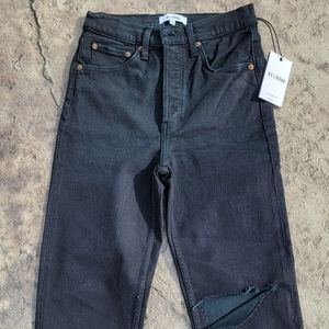 Re/done 70s stovepipe black jeans with rip